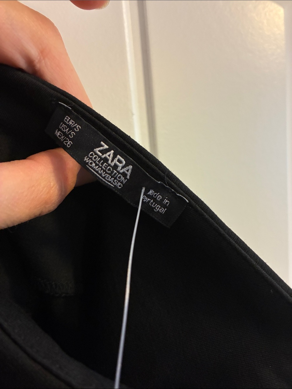 Zara Black Midi Skirt with Front Slit. - c - Picture 5 of 5